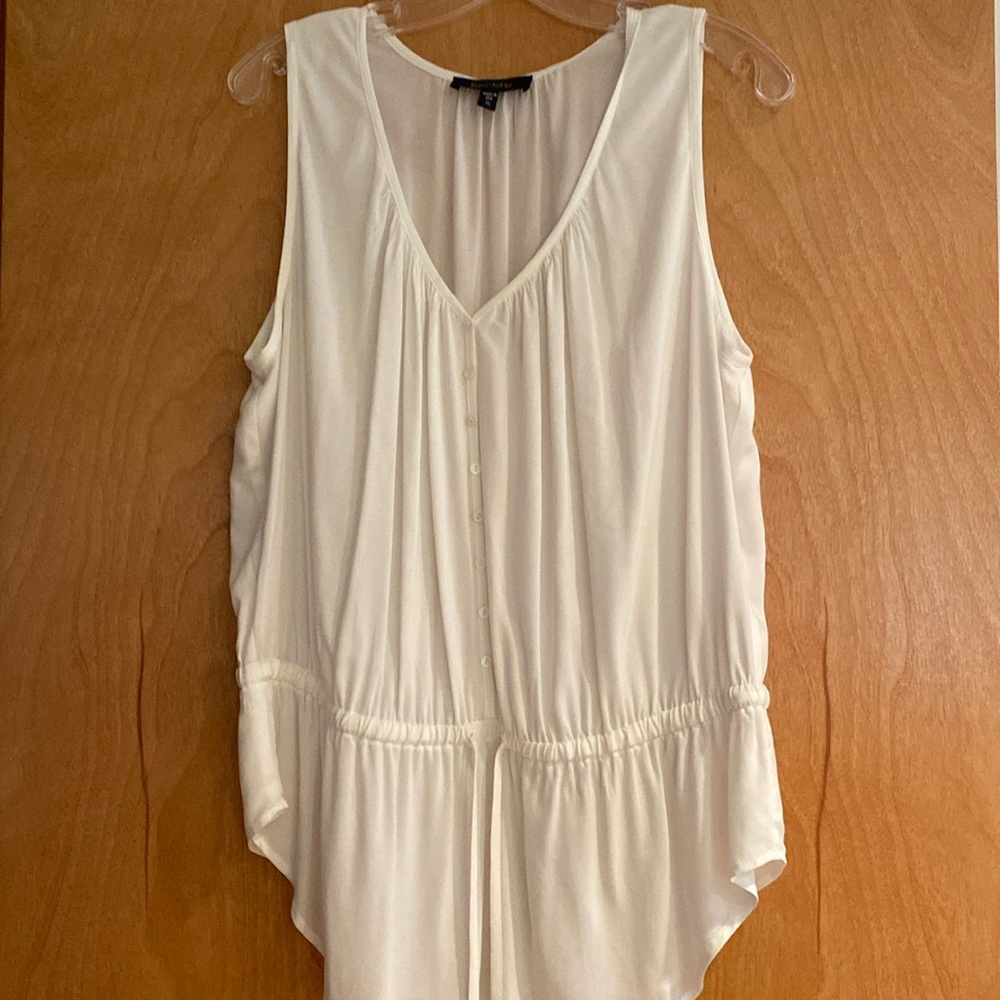 Karen Kane blouse. 100% Viscose. Never worn!